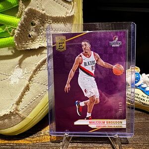 2024 Panini Elite 18/49 purple Malcolm Brogdon